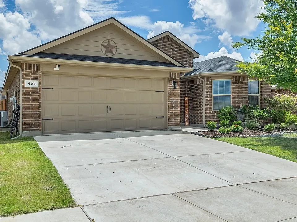 405 Houndstooth Dr