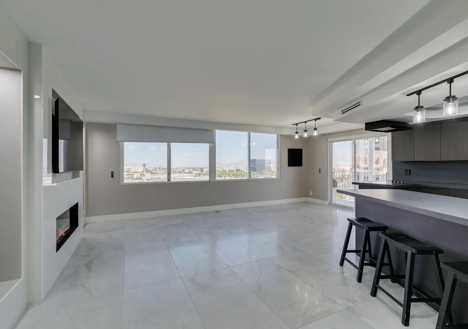 Elevated Penthouse Living with Private Terrace & Resort-Style Amenities — Photo 2