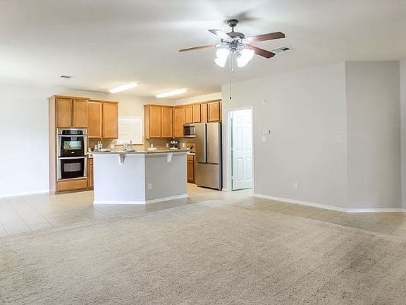 5th image of 6201 Charlotte Ln