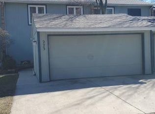 223 Willow Ln, Bloomingdale, IL