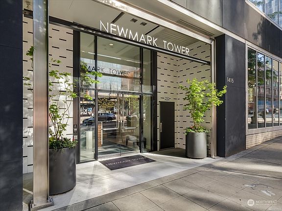 4th image of 1415 2nd Avenue #1705