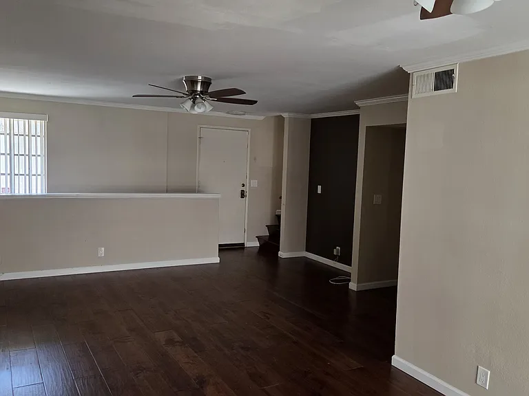 116 Chapel Ave — Photo 2