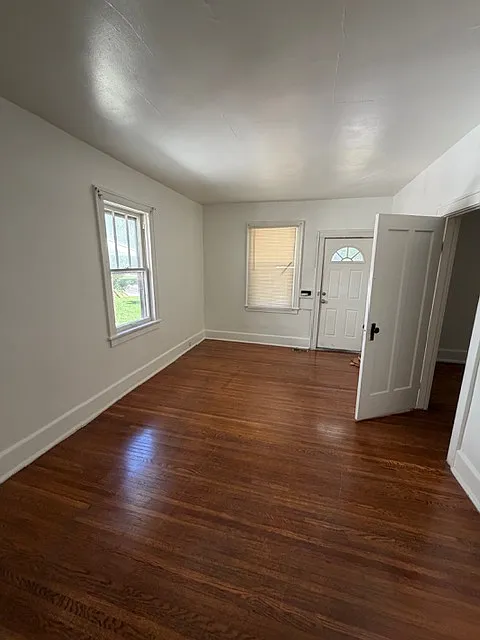 2 bed, 900 sqft, $1,400 — Photo 2