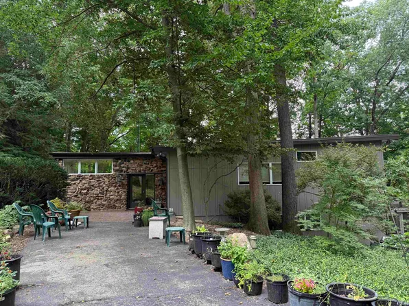 230 Spring Valley Ln, West Lafayette, IN 47906
