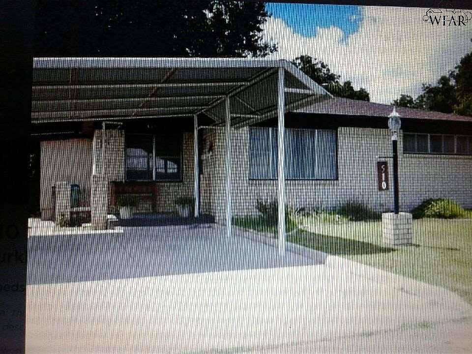 1st image of 510 E 3rd St