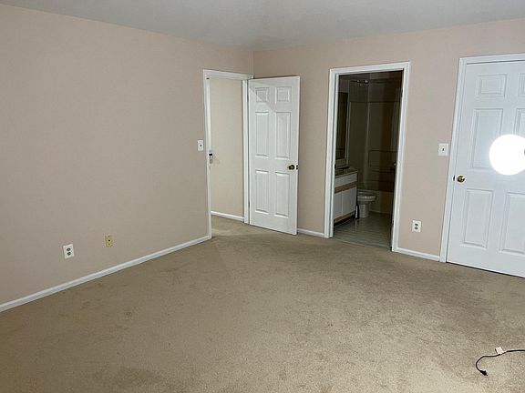 5th image of 132 Waterford Dr