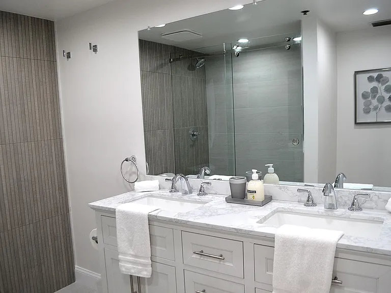 275 Palm Ave — Photo 24