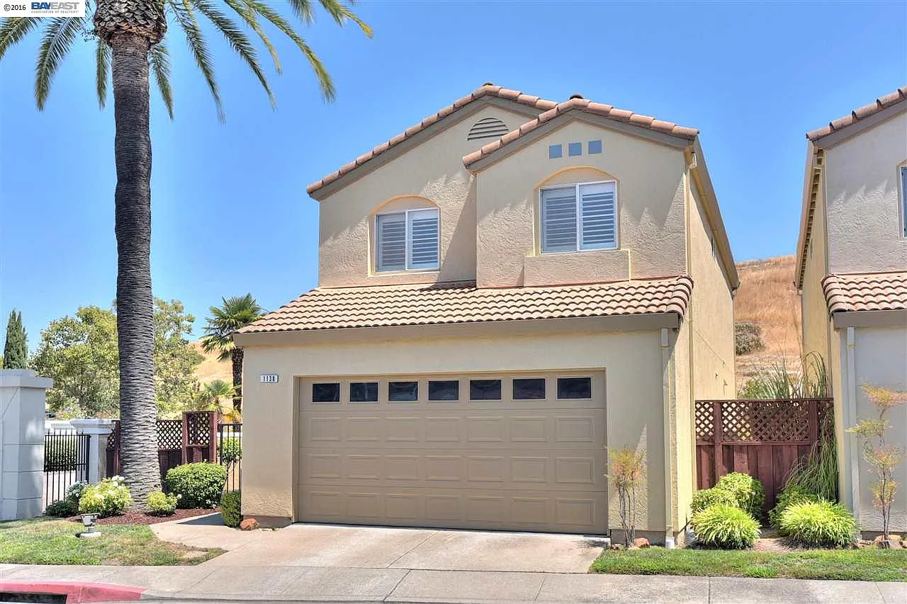 1138 Vista Pointe Cir photo 1