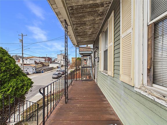 3rd image of 21 Ruth St