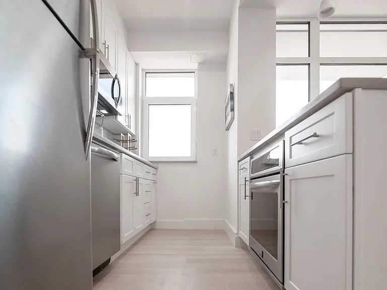 85 Rogers Ave #2B — Photo 3
