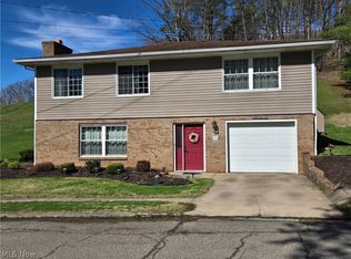 71 Wakefield Dr, Washington, WV 26181