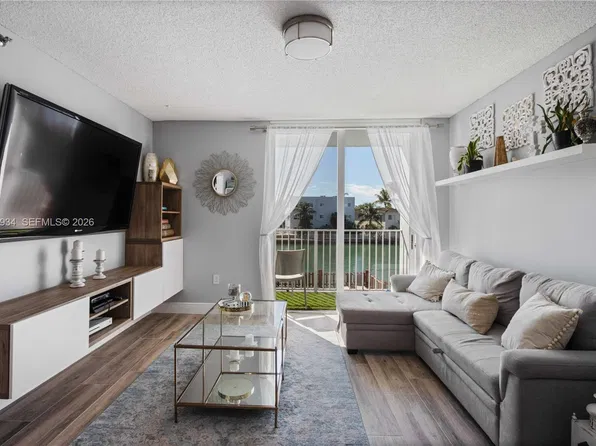 80 S Shore Dr APT 205, Miami Beach, FL 33141