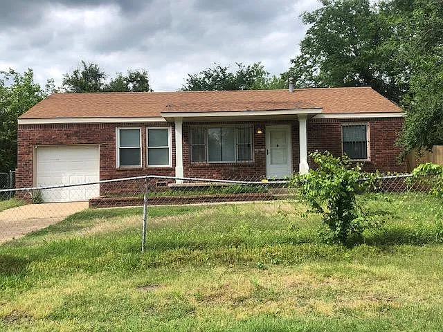3 bed, 1080 sqft, $1,200 — Photo 2