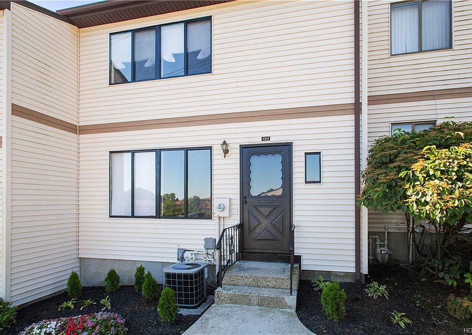1st image of 484 Country Club Ln