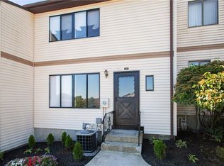 484 Country Club Ln, Pomona, NY 10970
