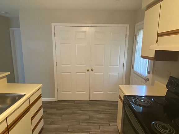 2nd image of 2416-2418 Santa Rosa Ct