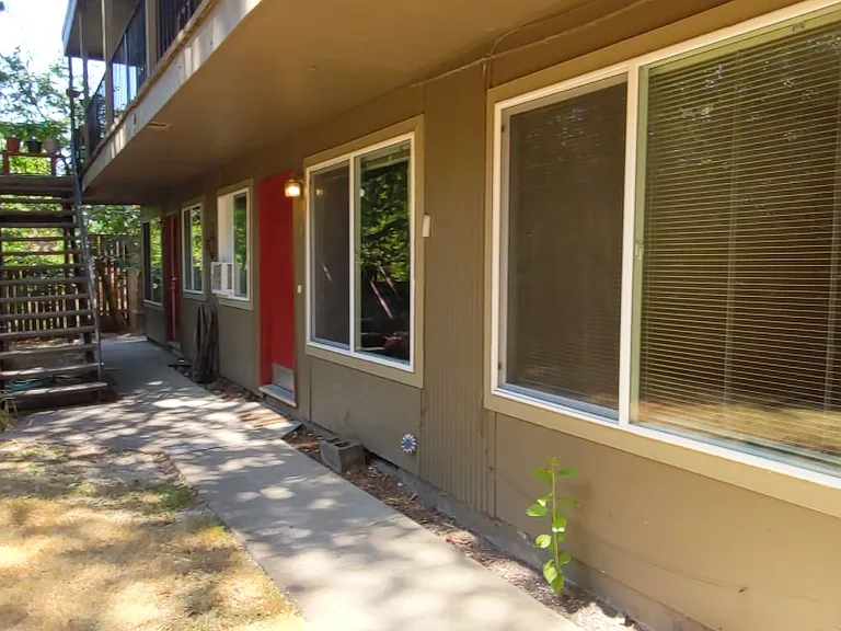 West Slope Apartments — Photo 5
