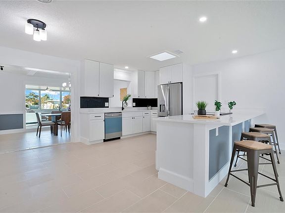 3rd image of 2801 Gulfstream Rd