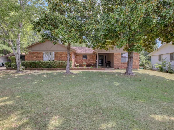 1927 Linda Ln, Jacksonville, AR 72076