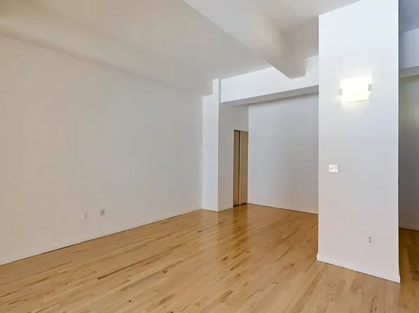 80 Nassau Street image 5 of 8