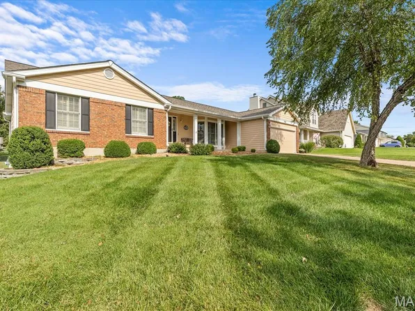 358 Carriage Trail Ct, O'Fallon, MO 63368
