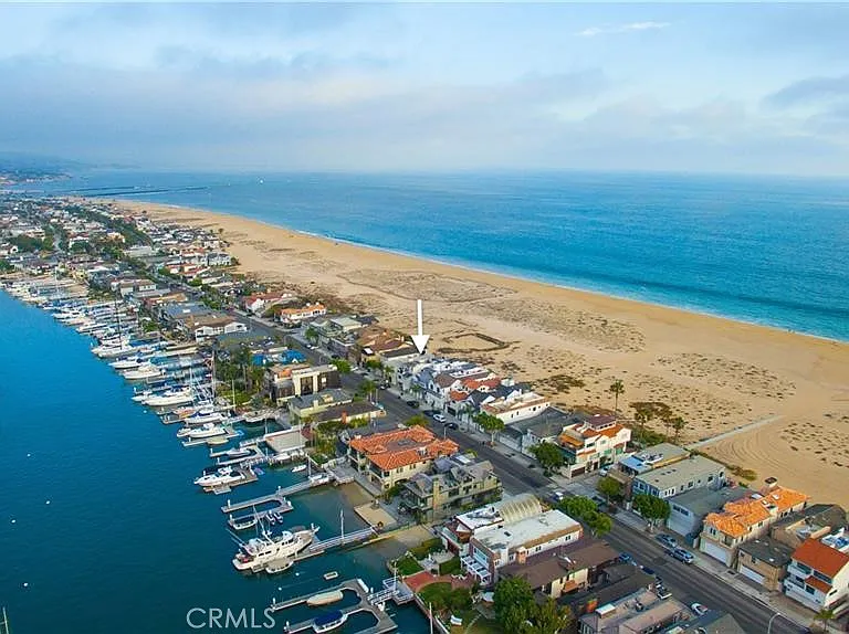 1119 E Balboa Blvd #A — Photo 4