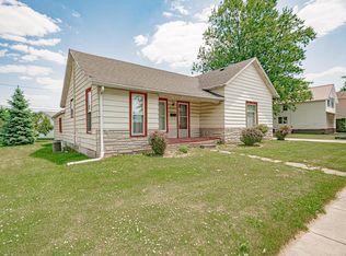 517 S Main St, Churubusco, IN 46723