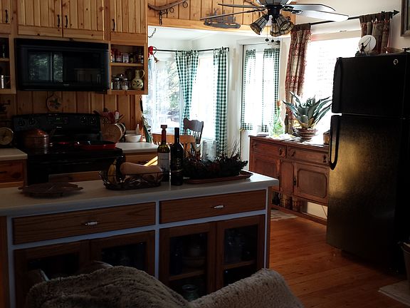 5th image of 2213 Pioneer Dr