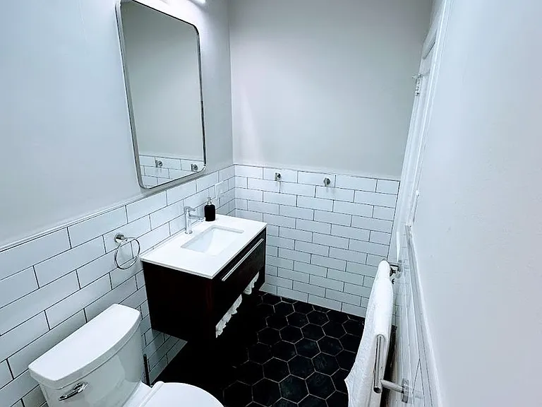 254 N Allegheny St — Photo 15