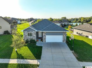 905 Fairway Ct, Crete, NE 68333