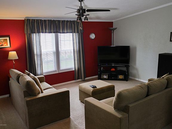 3rd image of 143 Heatherbrooke Est