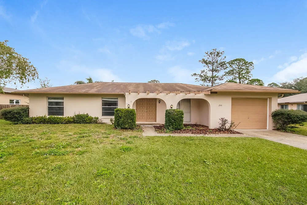 3 bed, 2.0 bath, 1330 sqft, $1,895 — Photo 1
