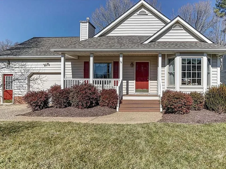 12616 Meghans Bay Ct
