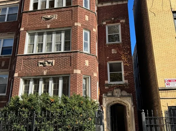 7525 S Essex Ave, Chicago, IL 60649