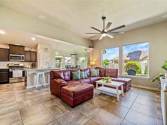 3rd image of 2221 Spoonbill Dr