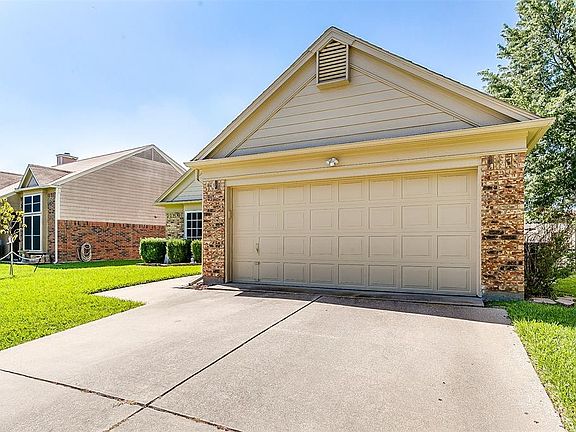 3rd image of 216 Seegers Dr