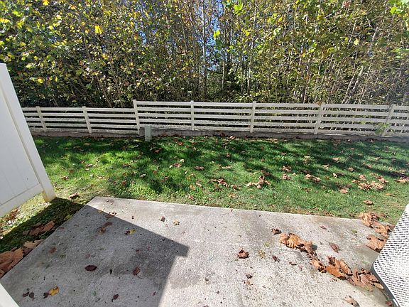 2nd image of 80 Old Tavern Cir