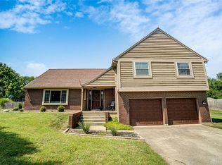 6800 Curtwood Dr, Tipp City, OH 45371