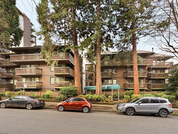 2nd image of 1274 Barclay St #403