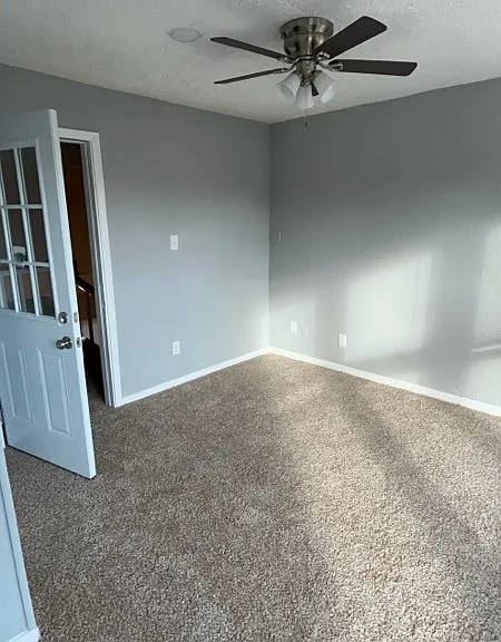 912 Macclesby Ln — Photo 5