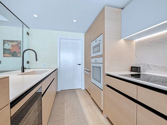 3rd image of 620 Cardero St #1503