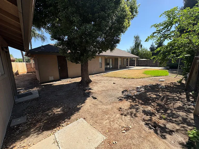 605 E Babcock Ave — Photo 49