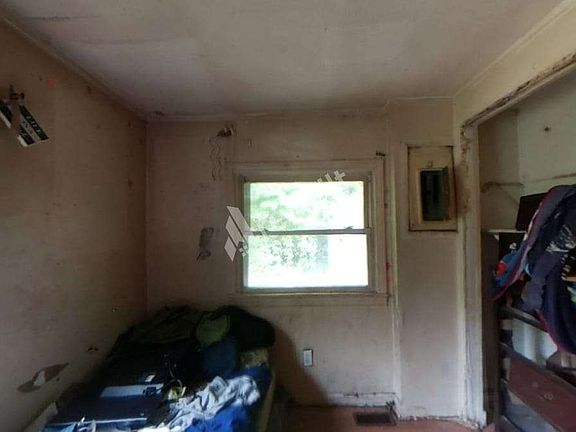 3rd image of 119 Fenner Ln