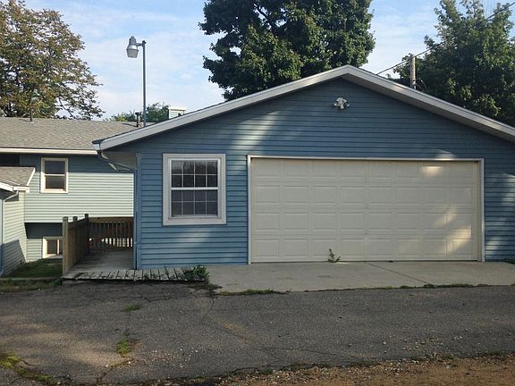 3rd image of 22788 Stavenau Ln