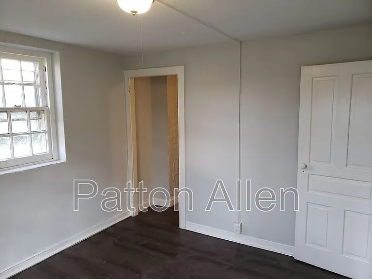 116 E Chestnut St #16 — Photo 6