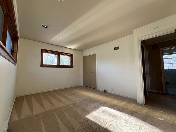 4th image of 701 Wesley Dr