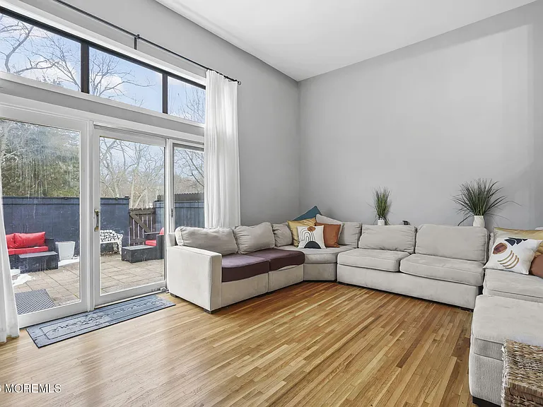 424 Tall Oak Ln — Photo 11