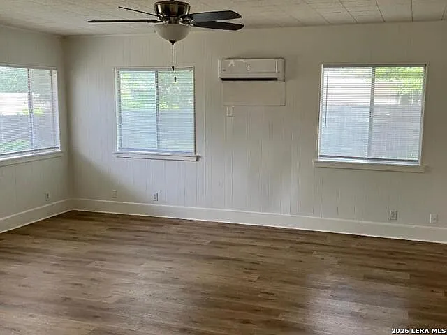 606 Blakeley Dr — Photo 5