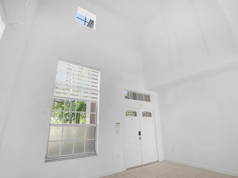 9006 SW 214th Ln — Photo 9