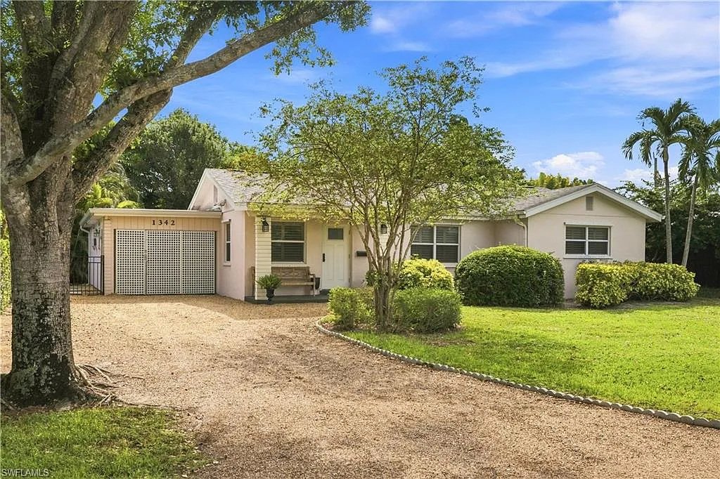 3 bed, 2.0 bath, 1300 sqft, $7,500 — Photo 1